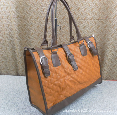 保定白溝東振箱包銷(xiāo)售處 專業(yè)提供時(shí)尚休閑包，質(zhì)量與價(jià)格兼得