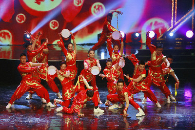 跨越千里，情系津門(mén)——“我從平?jīng)鰜?lái)”創(chuàng)意推介晚會(huì)津門(mén)綻放記